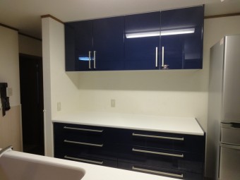 吊戸と壁を撤去して明るく広々としたキッチンに